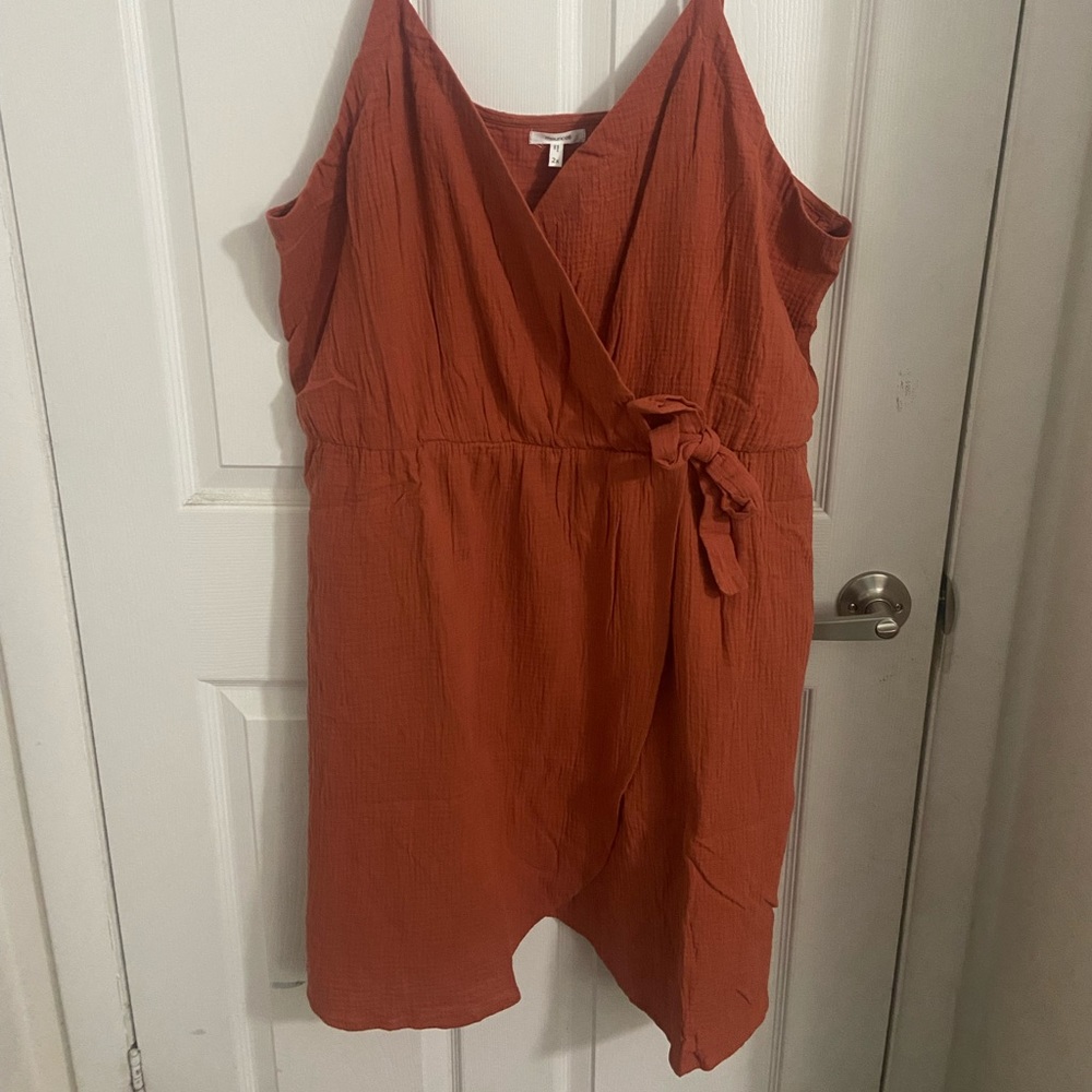 Summer dress, short to knee length, new
